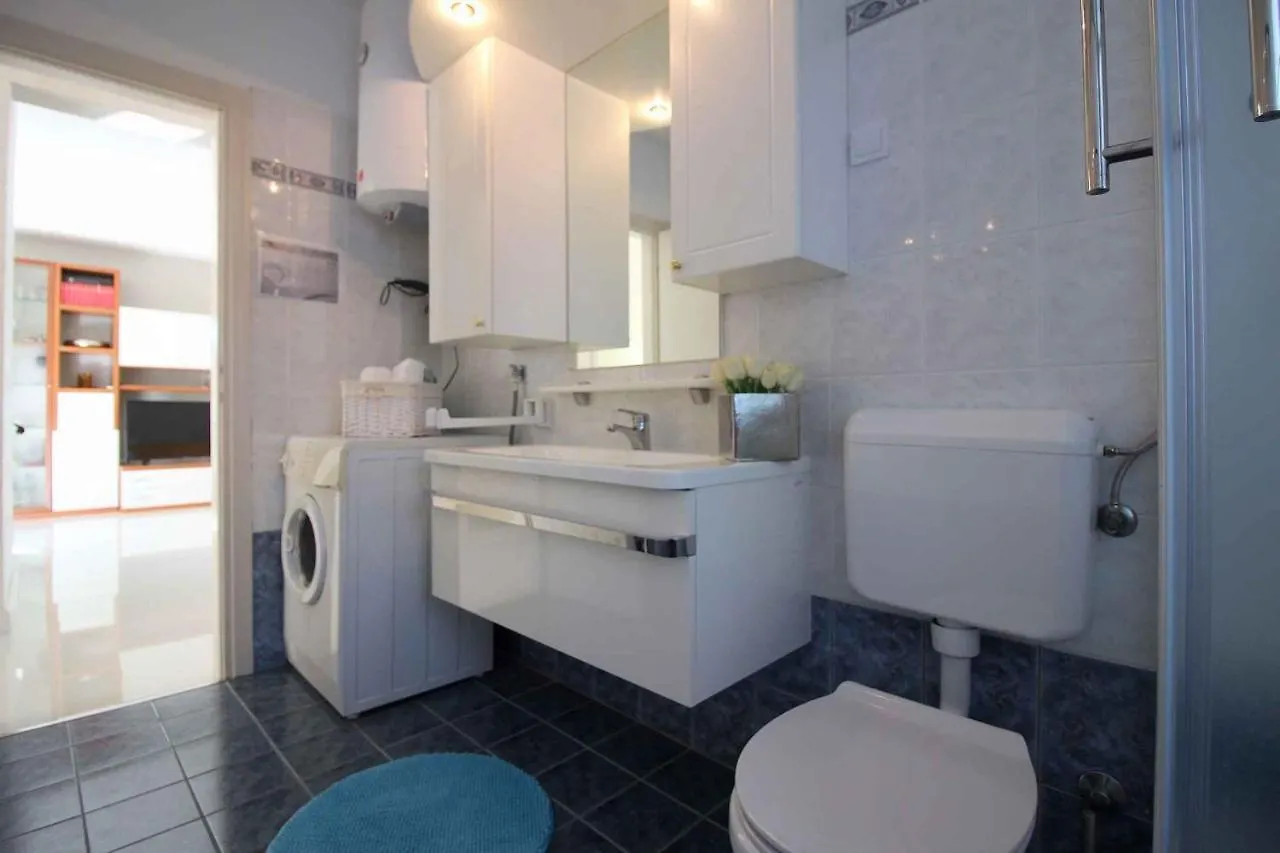 Apartment In Funtana/Istrien 31340  Funtana