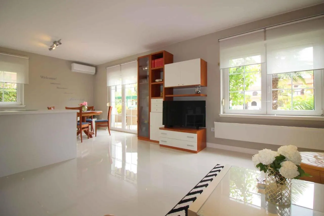 Apartment In Funtana/Istrien 31340